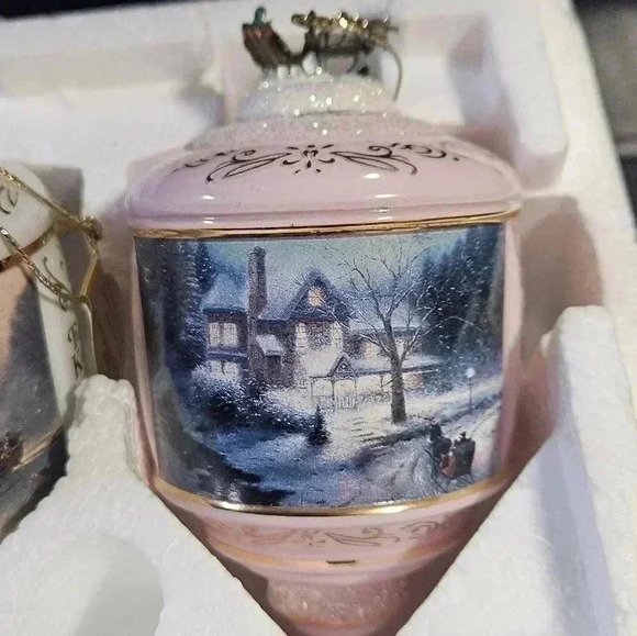 Thomas Kinkade Christmas Ornaments EUC - Picture 4 of 5